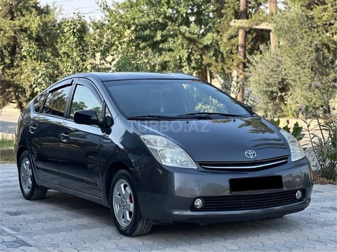 Toyota Prius 2007, 270,000 km - 1.5 l - Salyan