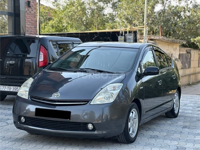 Toyota Prius 2007, 270,000 km - 1.5 l - Salyan
