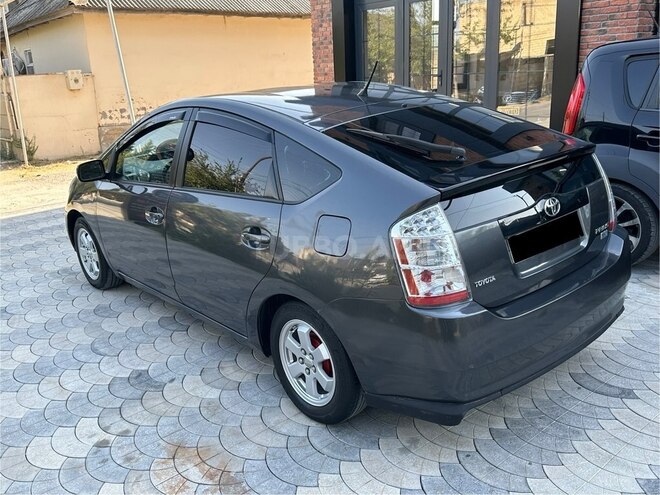 Toyota Prius 2007, 270,000 km - 1.5 l - Salyan