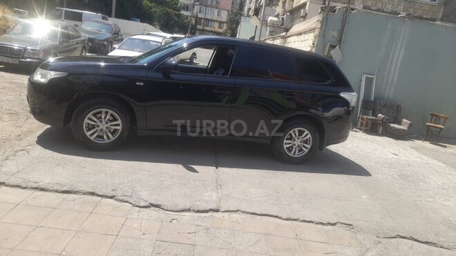 Mitsubishi Outlander 2013, 354,854 km - 2.4 l - Bakı