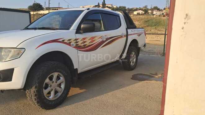Mitsubishi L200 2010, 320,000 km - 2.5 l - Bakı