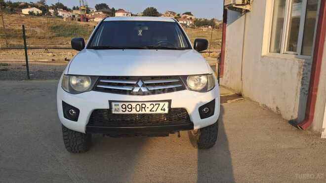 Mitsubishi L200 2010, 320,000 km - 2.5 l - Bakı