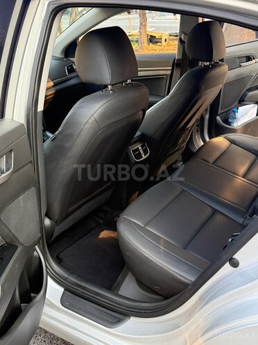 Hyundai Avante 2015, 165,000 km - 1.6 л - Bakı