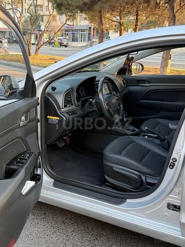 Hyundai Avante 2015, 165,000 km - 1.6 л - Bakı