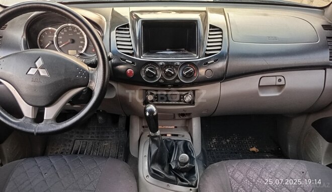 Mitsubishi L200 2011, 283,000 km - 2.5 l - Gəncə