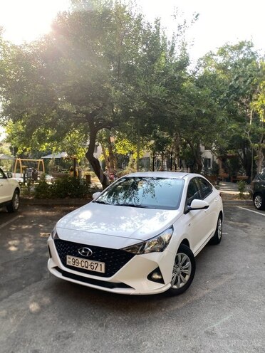 Hyundai Accent 2021, 80,000 km - 1.6 л - Bakı