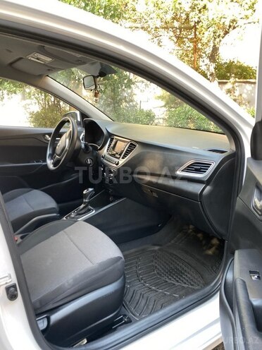 Hyundai Accent 2021, 80,000 km - 1.6 л - Bakı