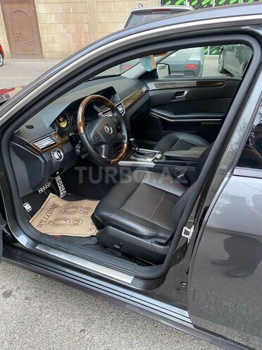 Mercedes E 220 d 2011, 245,486 km - 2.2 l - Bakı
