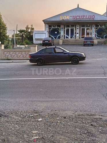 Opel Vectra 1996, 333,333 km - 1.6 l - Qazax