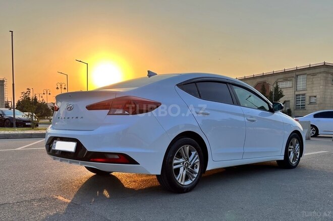 Hyundai Elantra 2019, 27,217 km - 2.0 l - Bakı