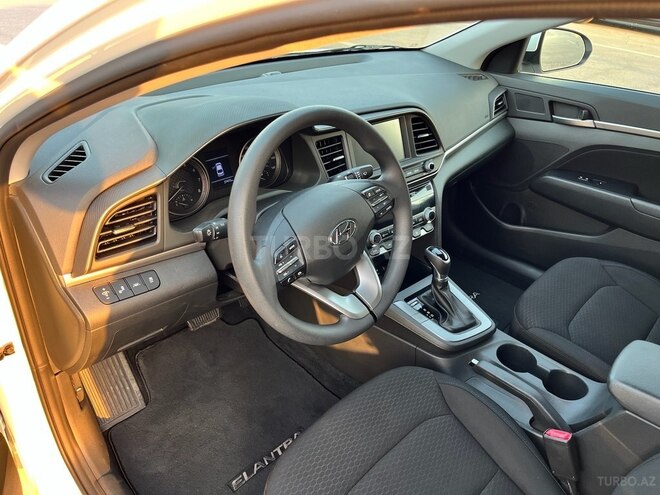 Hyundai Elantra 2019, 27,217 km - 2.0 l - Bakı