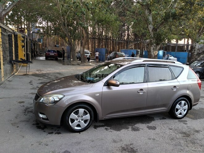 Kia Ceed 2009, 270,000 km - 1.6 л - Bakı