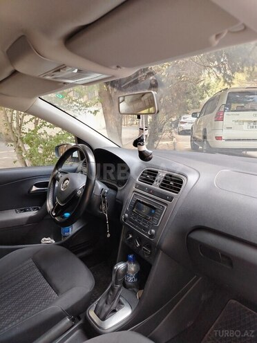 Volkswagen Polo 2019, 103,500 km - 1.6 l - Bakı