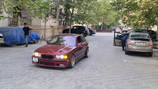 BMW 325 1996, 296,000 km - 2.5 l - Bakı