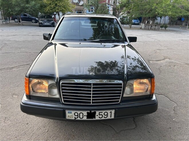 Mercedes E 220 1995, 268,000 km - 2.2 l - Bakı