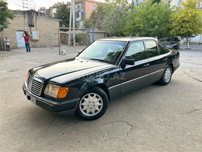 Mercedes E 220 1995, 268,000 km - 2.2 l - Bakı