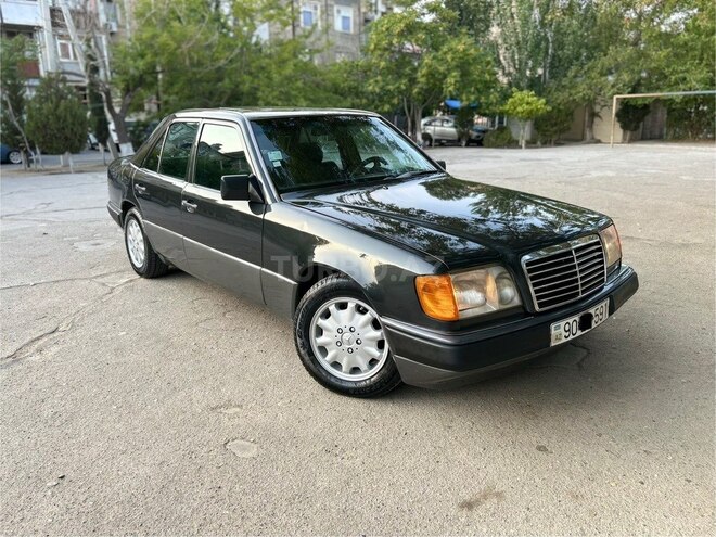 Mercedes E 220 1995, 268,000 km - 2.2 l - Bakı