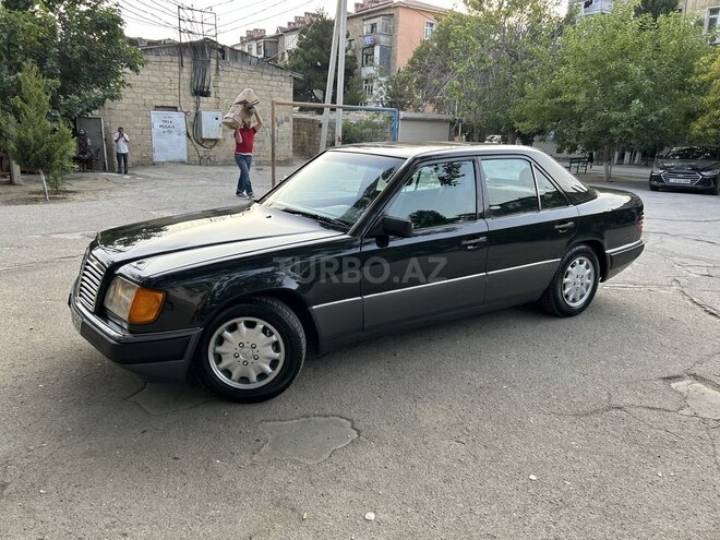 Mercedes E 220 1995, 268,000 km - 2.2 l - Bakı