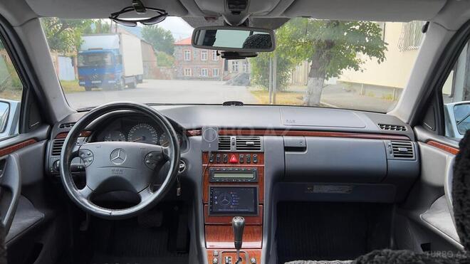 Mercedes E 280 2000, 213,000 km - 2.8 l - Bakı