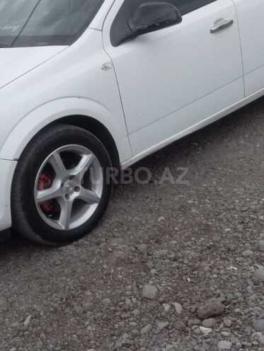 Opel Astra 2009, 285,000 km - 1.4 l - Salyan