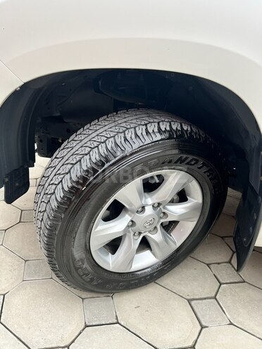 Toyota Land Cruiser Prado 2011, 300,000 km - 2.7 l - Şəki