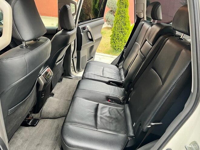 Toyota Land Cruiser Prado 2011, 300,000 km - 2.7 l - Şəki