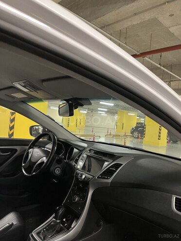 Hyundai Elantra 2015, 181,000 km - 1.6 l - Gəncə