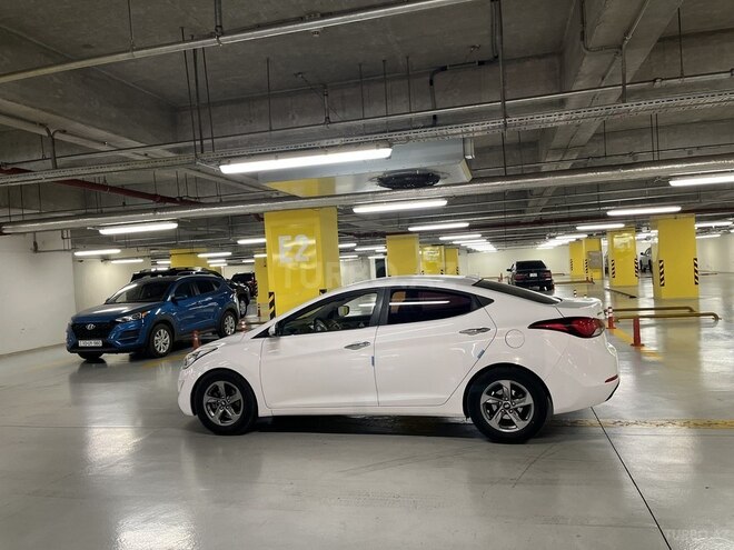 Hyundai Elantra 2015, 181,000 km - 1.6 l - Gəncə