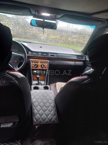 Mercedes E 200 d 1993, 185,498 km - 2.0 л - Şəki