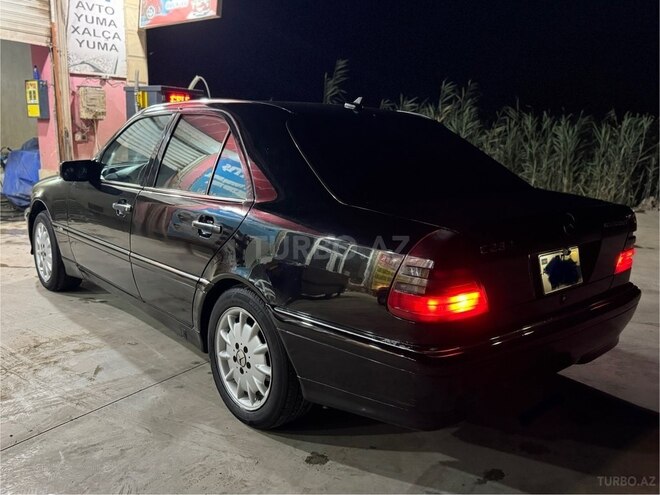 Mercedes C 230-19