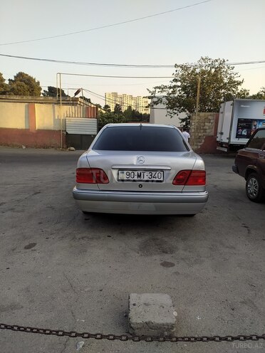 Mercedes E 200 1999, 250,000 km - 2.0 l - Bakı