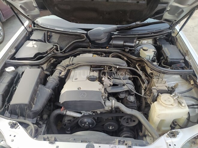 Mercedes E 200 1999, 250,000 km - 2.0 l - Bakı