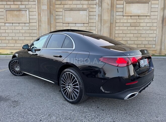Mercedes E 300 e 2023, 10,850 km - 2.0 л - Bakı