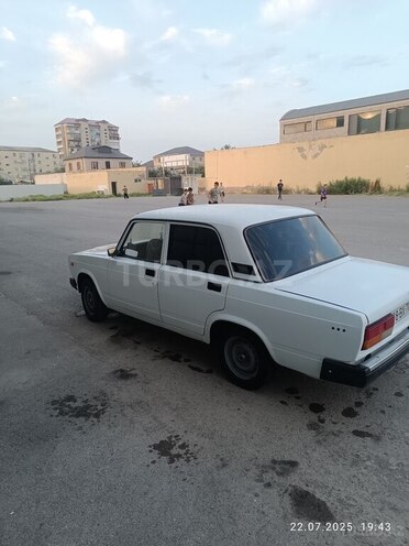 LADA (VAZ) 2107 2005, 180,000 km - 1.6 л - Salyan