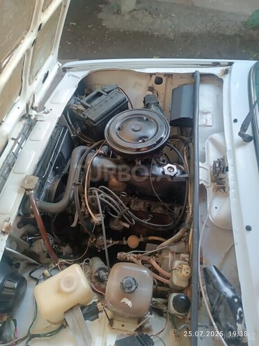 LADA (VAZ) 2107 2005, 180,000 km - 1.6 л - Salyan