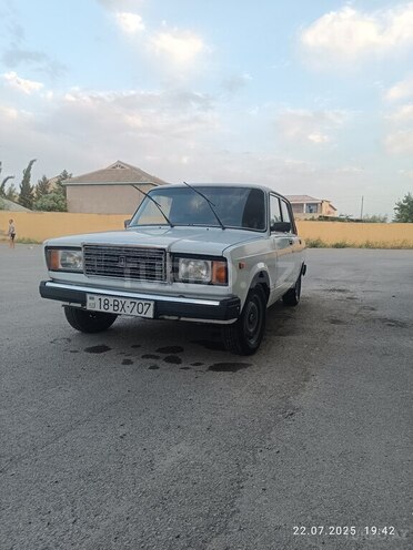 LADA (VAZ) 2107 2005, 180,000 km - 1.6 л - Salyan