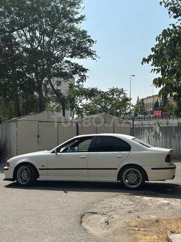 BMW 528 1999, 300,000 km - 2.8 l - Bakı