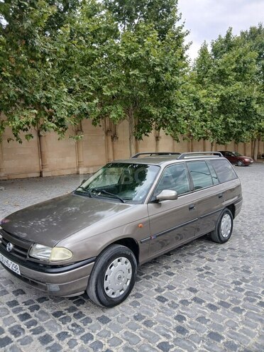 Opel Astra 1997, 480,000 km - 2.0 l - Şamaxı