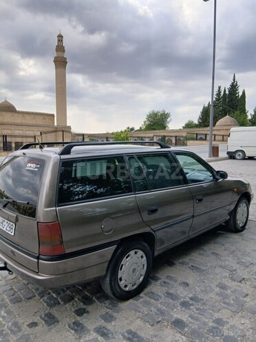 Opel Astra 1997, 480,000 km - 2.0 l - Şamaxı