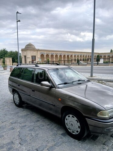 Opel Astra 1997, 480,000 km - 2.0 l - Şamaxı