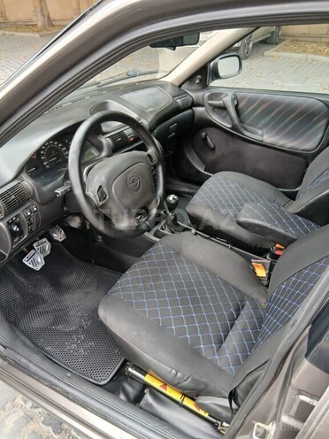 Opel Astra 1997, 480,000 km - 2.0 l - Şamaxı