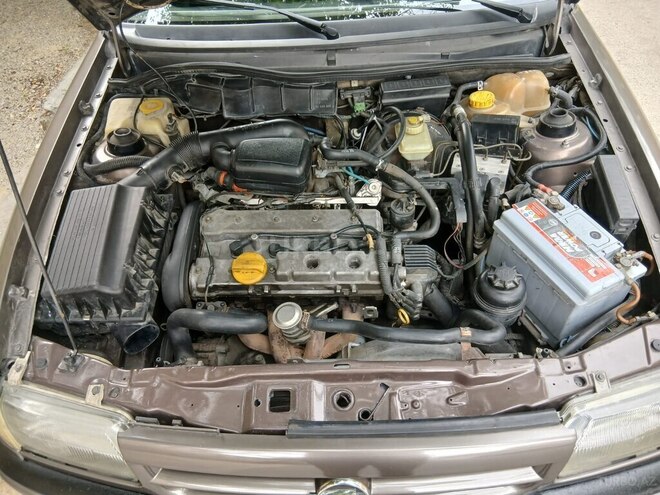 Opel Astra 1997, 480,000 km - 2.0 l - Şamaxı