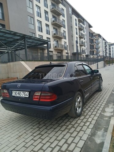 Mercedes E 230 1995, 444,568 km - 2.3 l - Ağcabədi