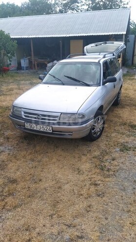 Opel Astra 1997, 400,000 km - 1.6 l - Qəbələ