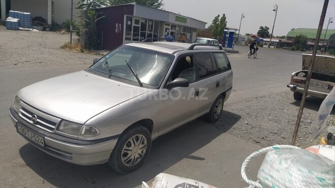 Opel Astra 1997, 400,000 km - 1.6 l - Qəbələ