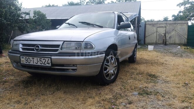 Opel Astra 1997, 400,000 km - 1.6 l - Qəbələ