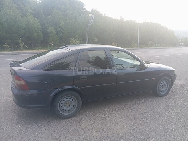 Opel Vectra 1998, 492,000 km - 1.8 l - Qusar