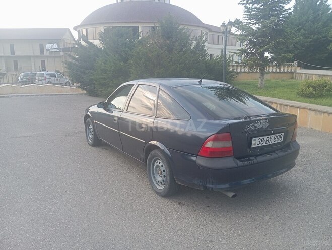 Opel Vectra 1998, 492,000 km - 1.8 l - Qusar