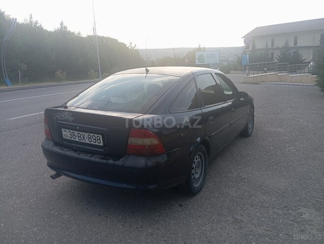 Opel Vectra 1998, 492,000 km - 1.8 l - Qusar