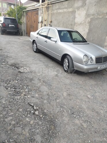 Mercedes E 200 1996, 470,000 km - 2.0 l - Göygöl
